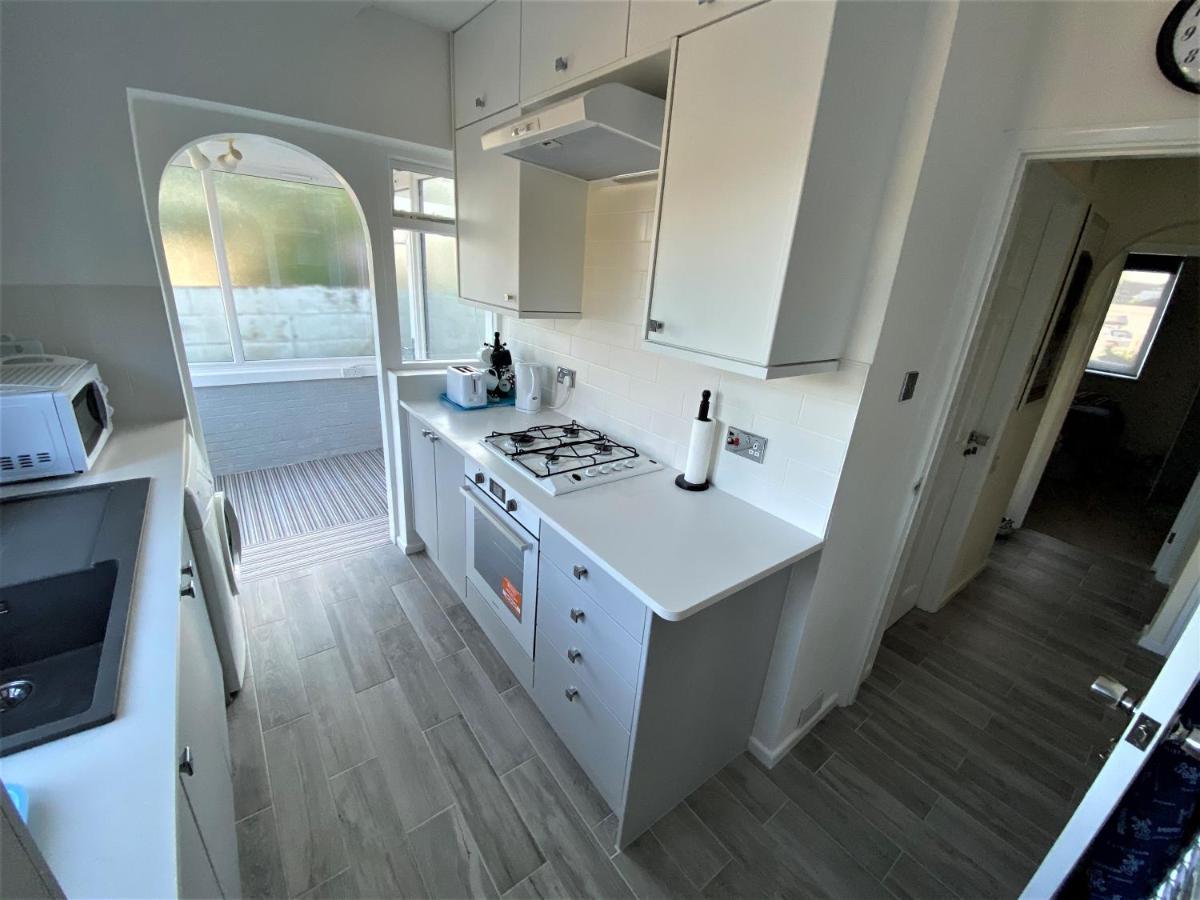 Apartamento Luxury Suntrap In Private Complex St Leonards Hastings Exterior foto