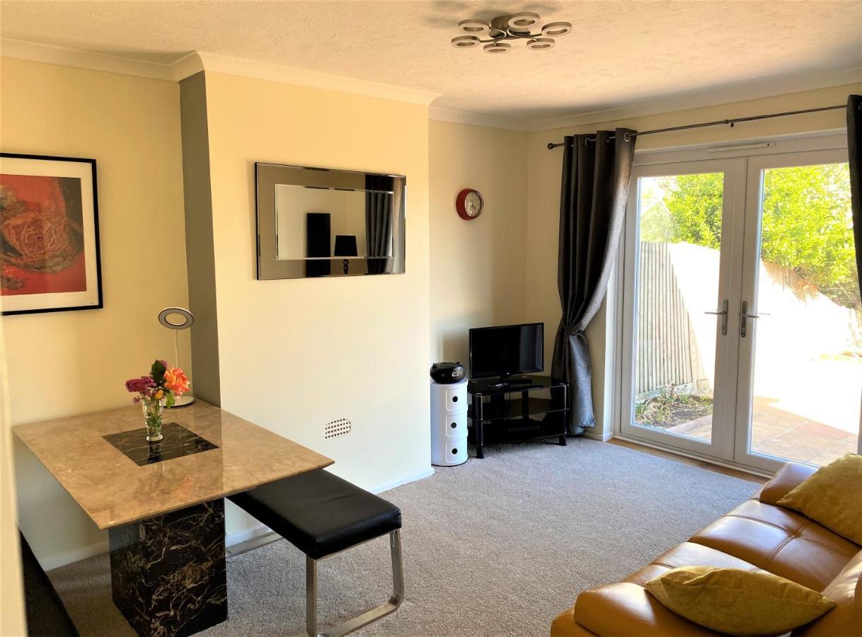 Apartamento Luxury Suntrap In Private Complex St Leonards Hastings Exterior foto